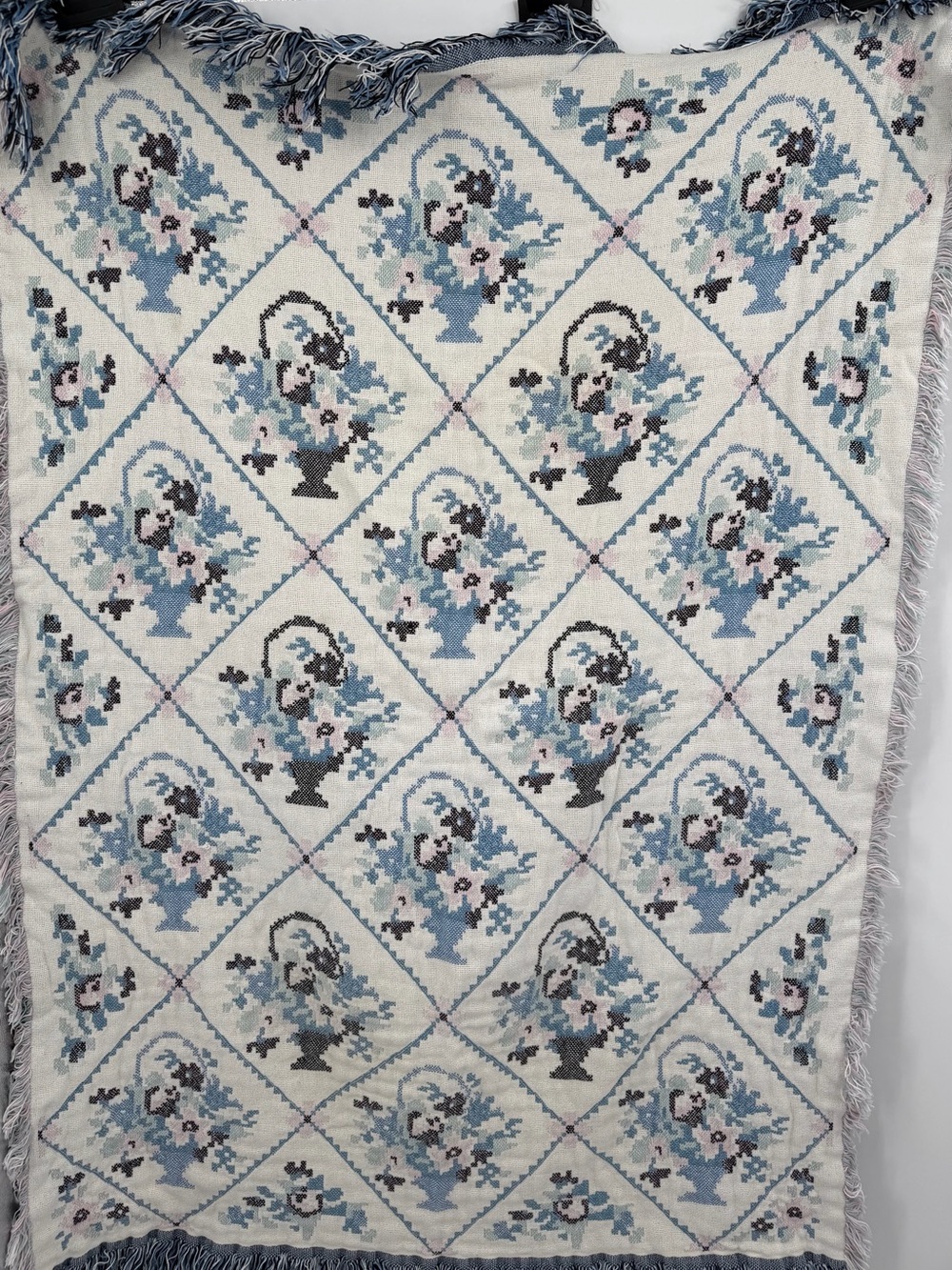 Reversible Woven Throw Blanket 🧺🌸